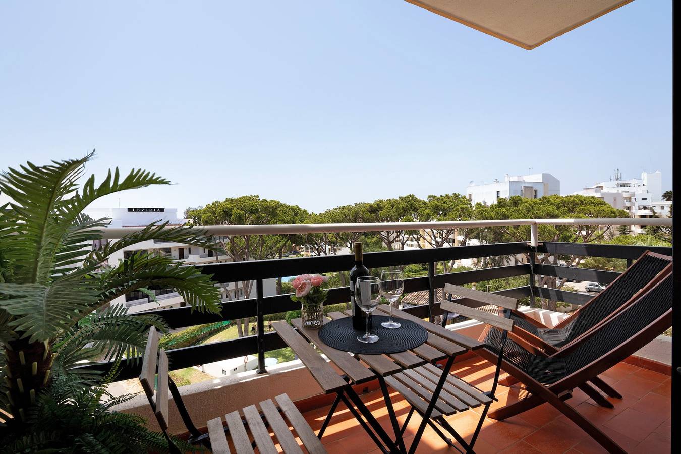 Entire apartment, Apartment 'Marbel Sol Al' with Sea View, Wi-Fi and Air Conditioning in Vilamoura, Quarteira