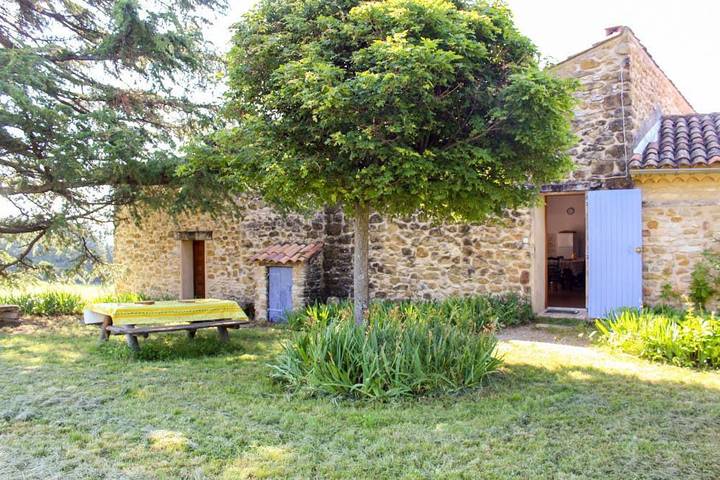 Gîte pour 6 personnes, avec Terrasse ainsi que Jardin et Vue à Cruis