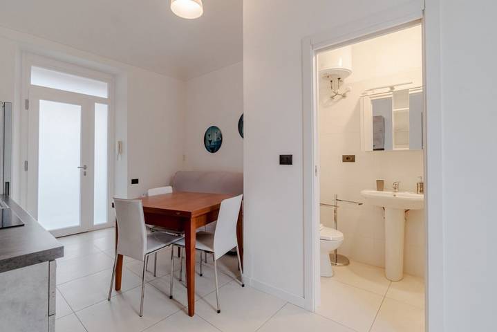 Appartamento intero, Guesthost - Ginevra Bright Flat near the Hospital in Torino, Provincia di Torino