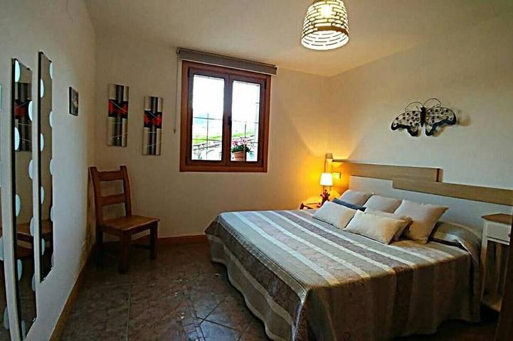 Casa Rural 8 Pax, near the Baztan for families and quiet groups in Sunbilla, Spanish Pyrenees