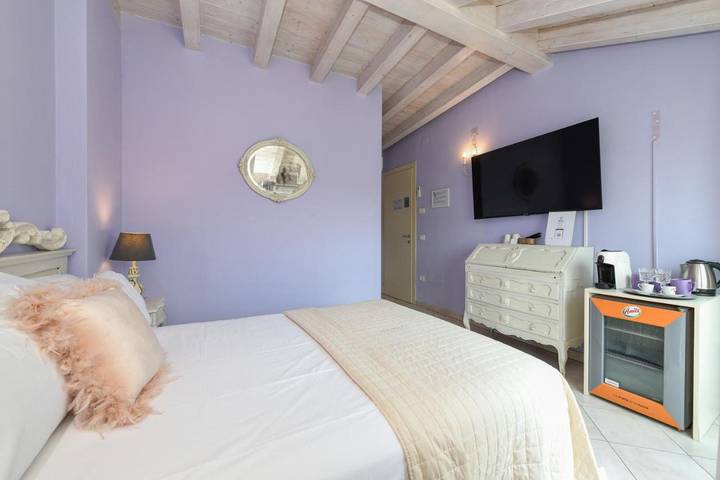 Chambre d’hôte pour 2 personnes, avec vue ainsi que terrasse et vue sur le lac, animaux acceptés à Sirmione - 2