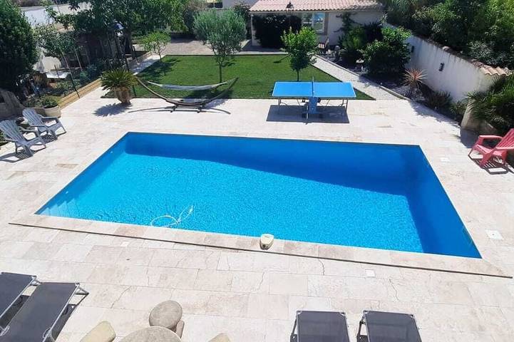 Location de vacances pour 6 personnes, avec terrasse et jardin à Aubord