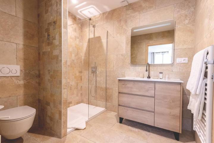 Hôtel pour 2 personnes, avec jardin et vue à La Roquebrussanne - 4