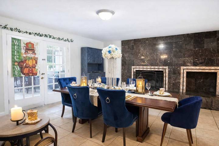 Vacation rental for 6 people, with balcony, kid friendly in Northern Virginia