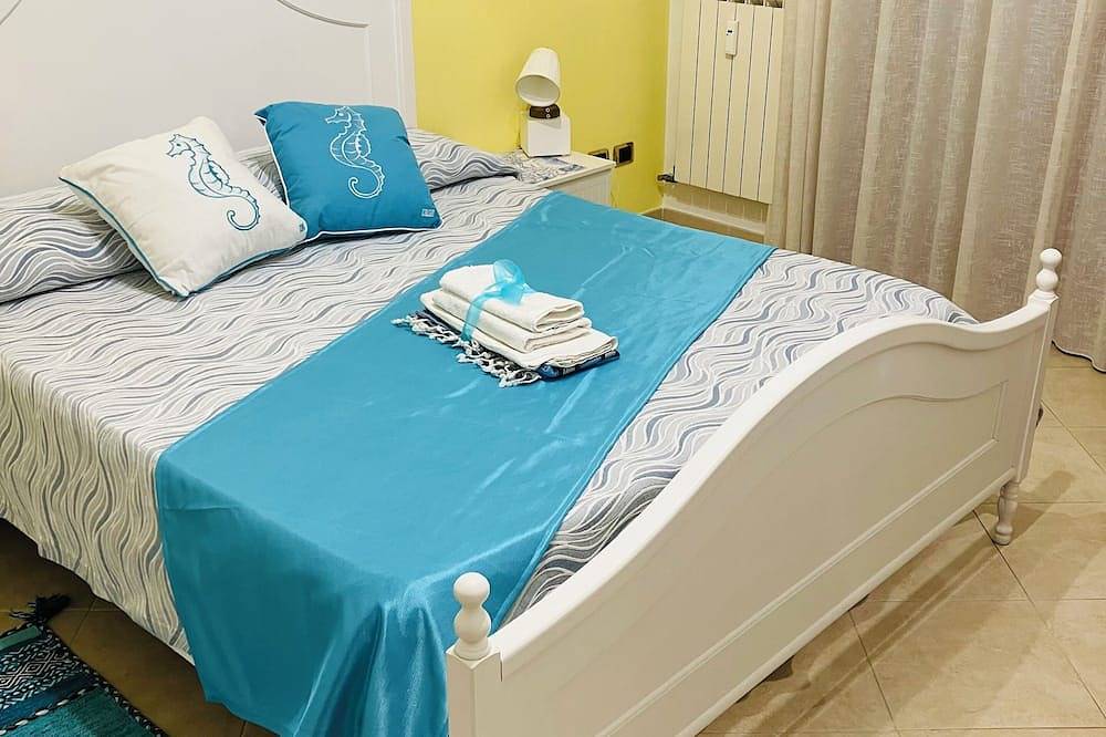 Livia's Dwelling Spacious Original Cozy for Digital Nomads and Families in Ostia, Roma