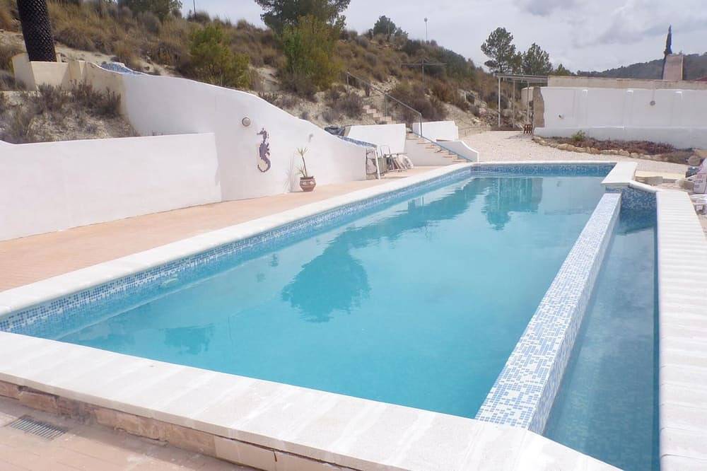 Entire apartment, Apartment Sleeps 4 with Private Pool in Jumilla, Murcia Inland