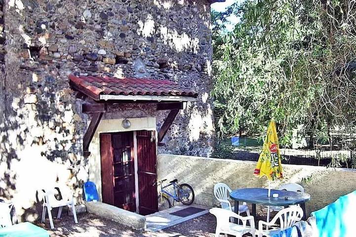 Gîte pour 5 personnes, avec terrasse et piscine