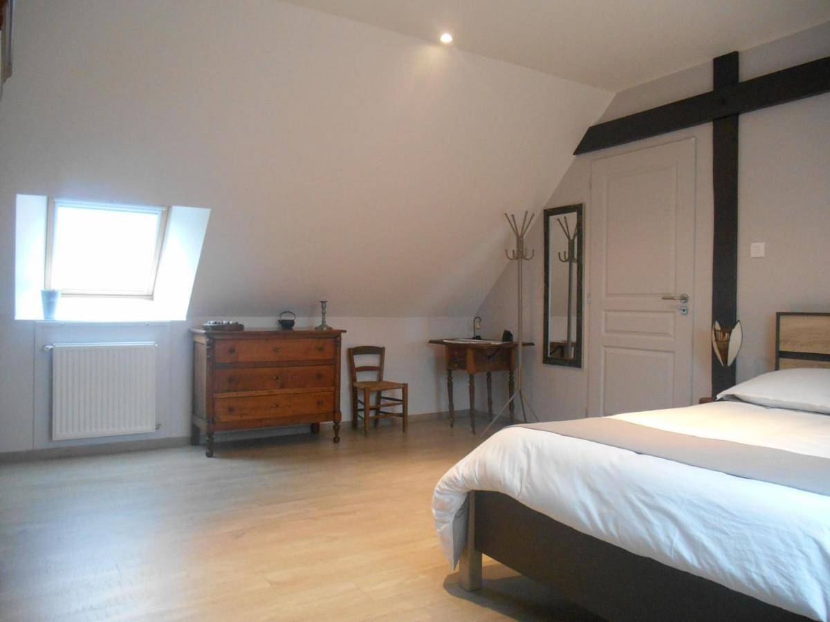 Appartement de vacances entier, Two-Bedroom Suite in Château-du-Loir, Vallée de la Loire