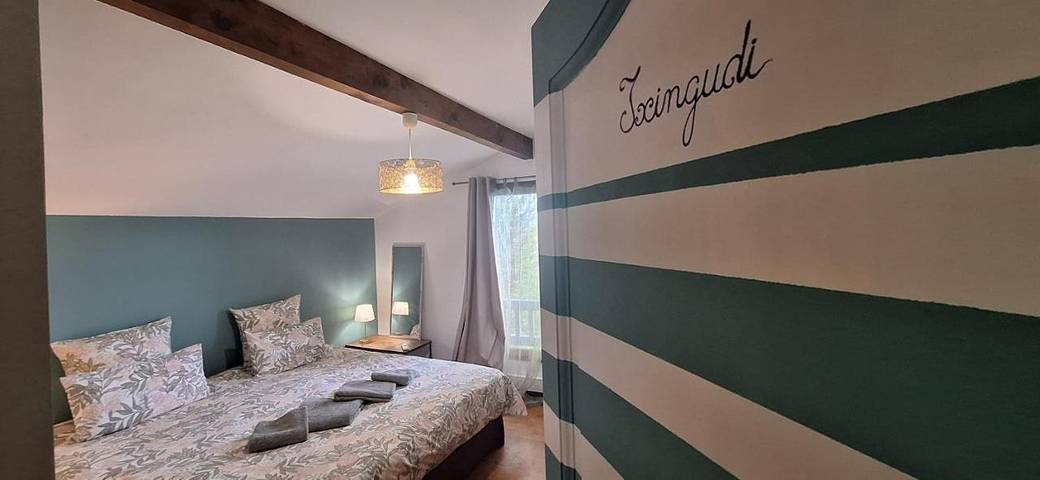 Location de vacances pour 3 personnes, avec terrasse et jardin ainsi que vue et piscine à Hendaye - 4