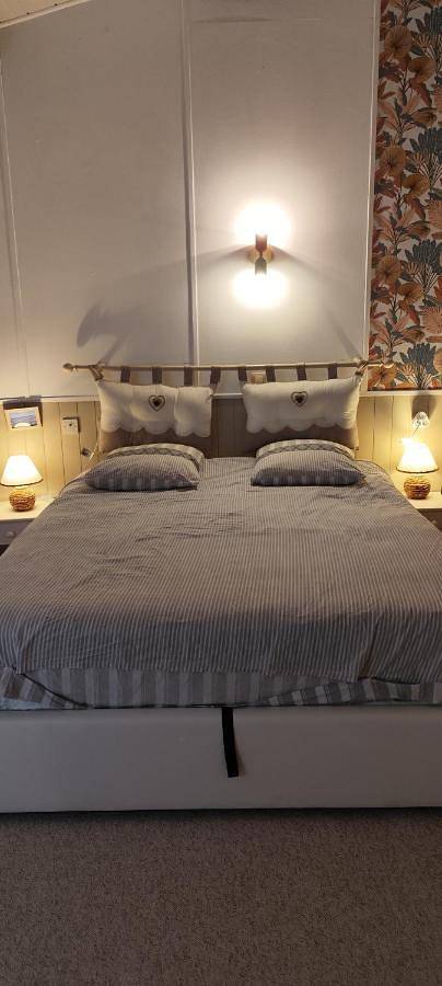 Chambre d’hôte pour 2 personnes, avec Balcon et Jacuzzi ainsi que Terrasse et Jardin