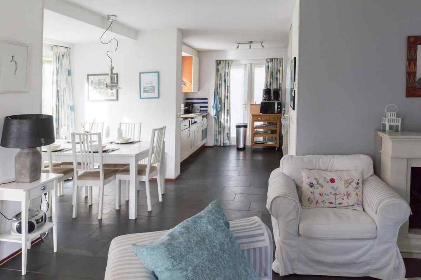 Attraktives 6-Personen-Ferienhaus mit gemütlicher Einrichtung in Bruinisse in Aquadelta, Bruinisse