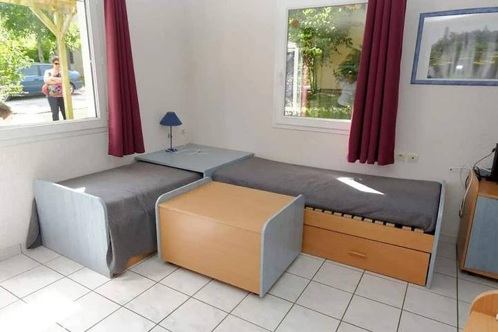 Gîte pour 4 personnes, avec piscine et jardin à Moutiers-sous-Chantemerle - 2