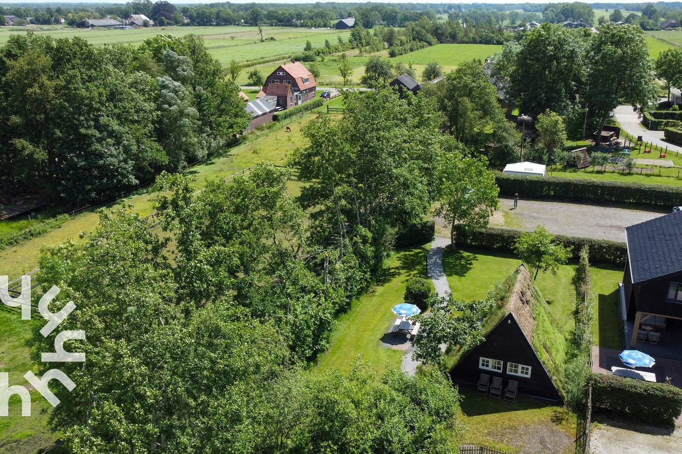 Gemütliche 4-Personen-Hütte mit Kastenbett und Kamin im Park in der Nähe von 3 Naturparks in Ruinerwold, Drenthe