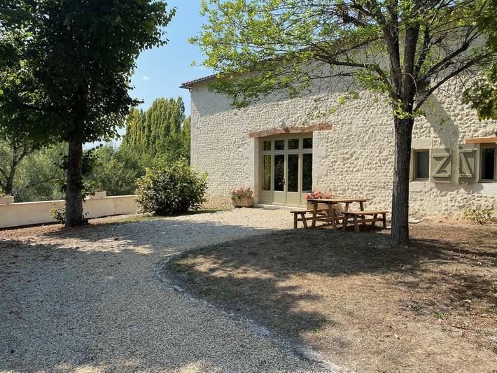 Gîte pour 10 personnes, avec jacuzzi et piscine
