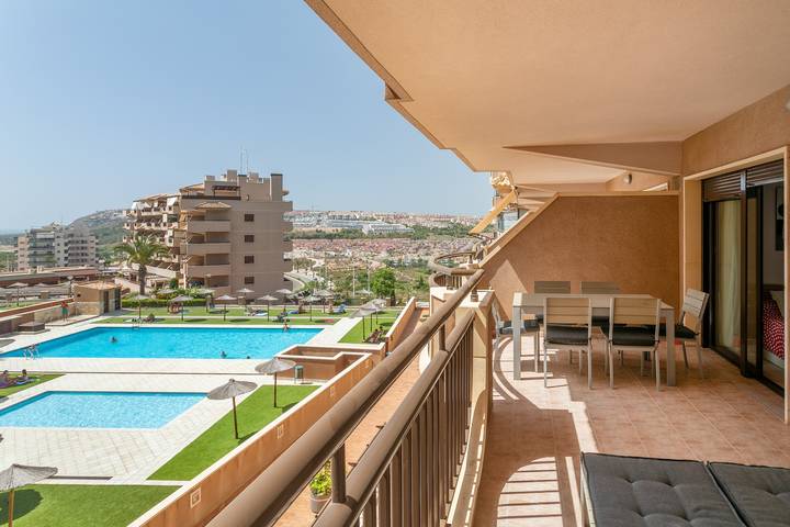 Ferienwohnung für 4 Personen, mit Balkon und Garten in Elche