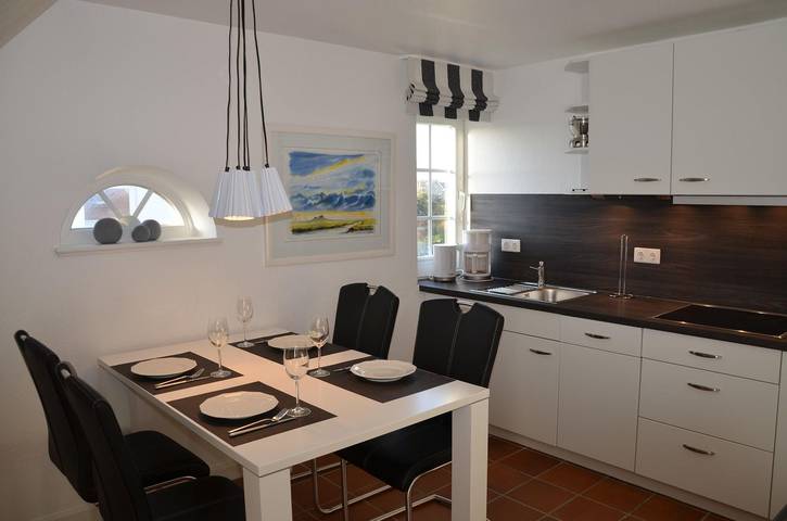 Ganze Wohnung, Ferienwohnung im Obergeschoss mit Gartenplatz im Herzen von Morsum in Sylt-Ost, Sylt (Gemeinde)