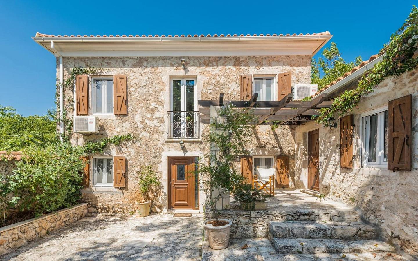 Villa Callisto – Stenen Villa met Privézwembad, Uitzicht op de Bergen, Wi-Fi en Airco in Zakynthos