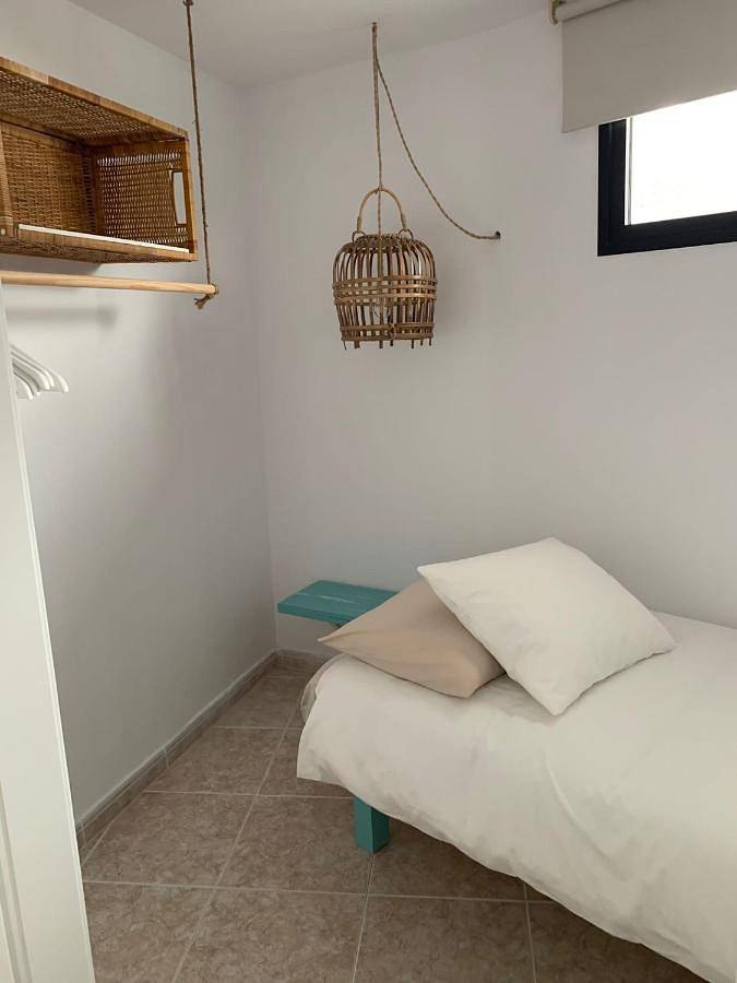 Casa rural para 5 personas, con vistas además de terraza y piscina en Famara - 3