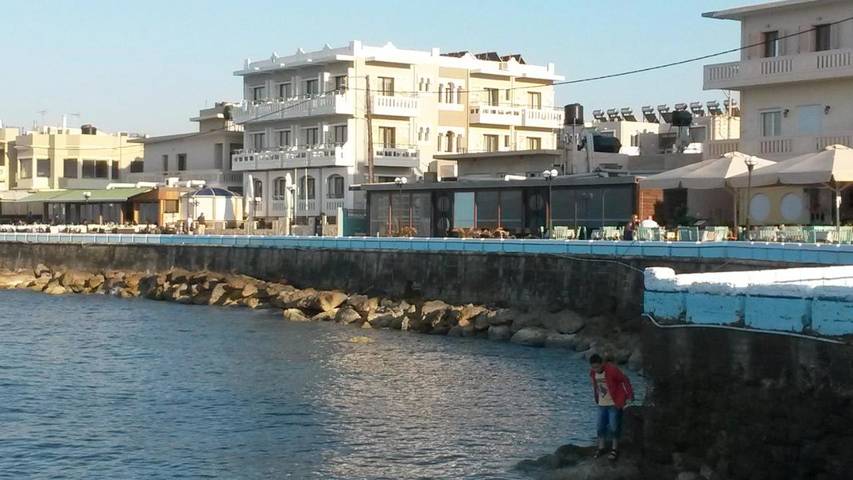 Appart’hôtel pour 2 personnes, avec vue ainsi que jardin et piscine, adapté aux familles