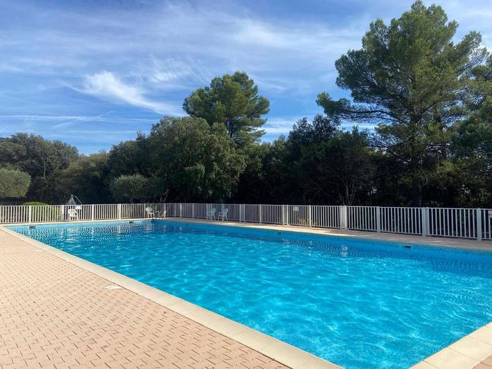 Chambre d’hôte pour 2 personnes, avec vue ainsi que piscine et jardin à Tourves - 3