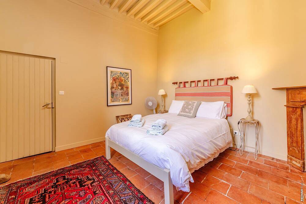 Hermosa 16c Villa con Piscina Privada y Cerrado Walled Garden in Lisle-sur-Tarn, Región de Albi