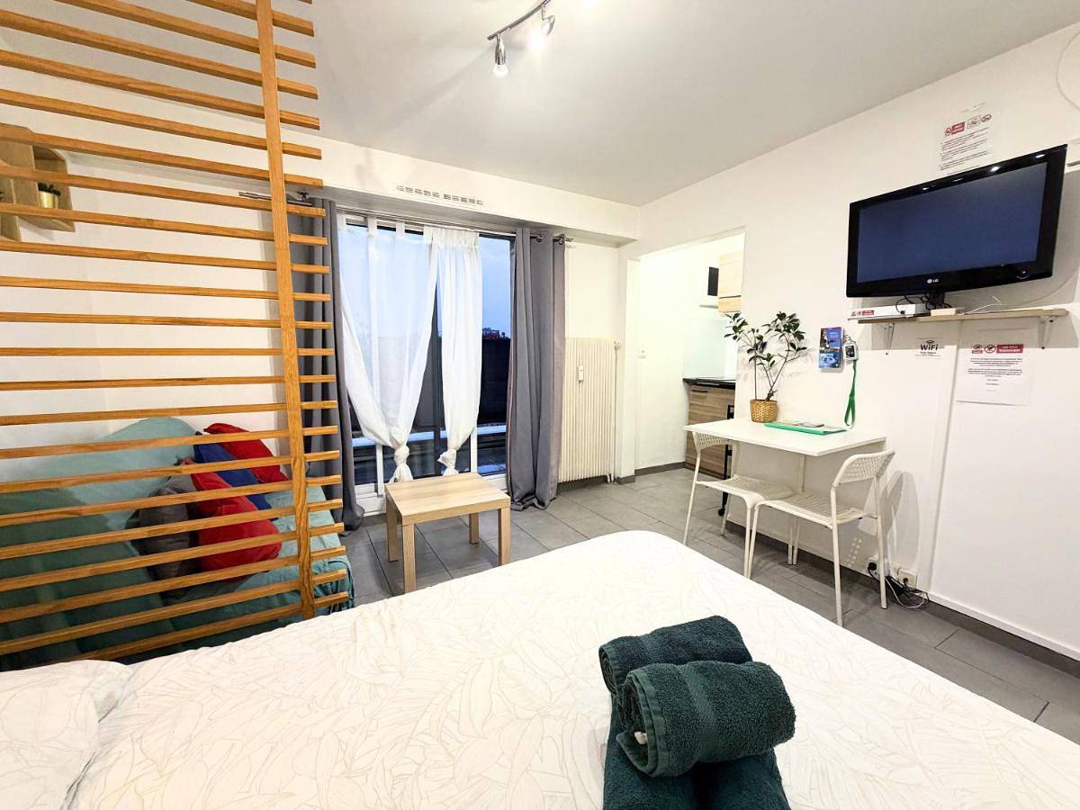 Appartement entier, Suite Athéna - Melun gare Rer - Studio avec Balcon et parking in Melun, Seine-et-Marne