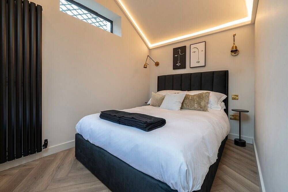 Chic Cotswold Tiny Home - Oddity House in Blockley, Gloucestershire