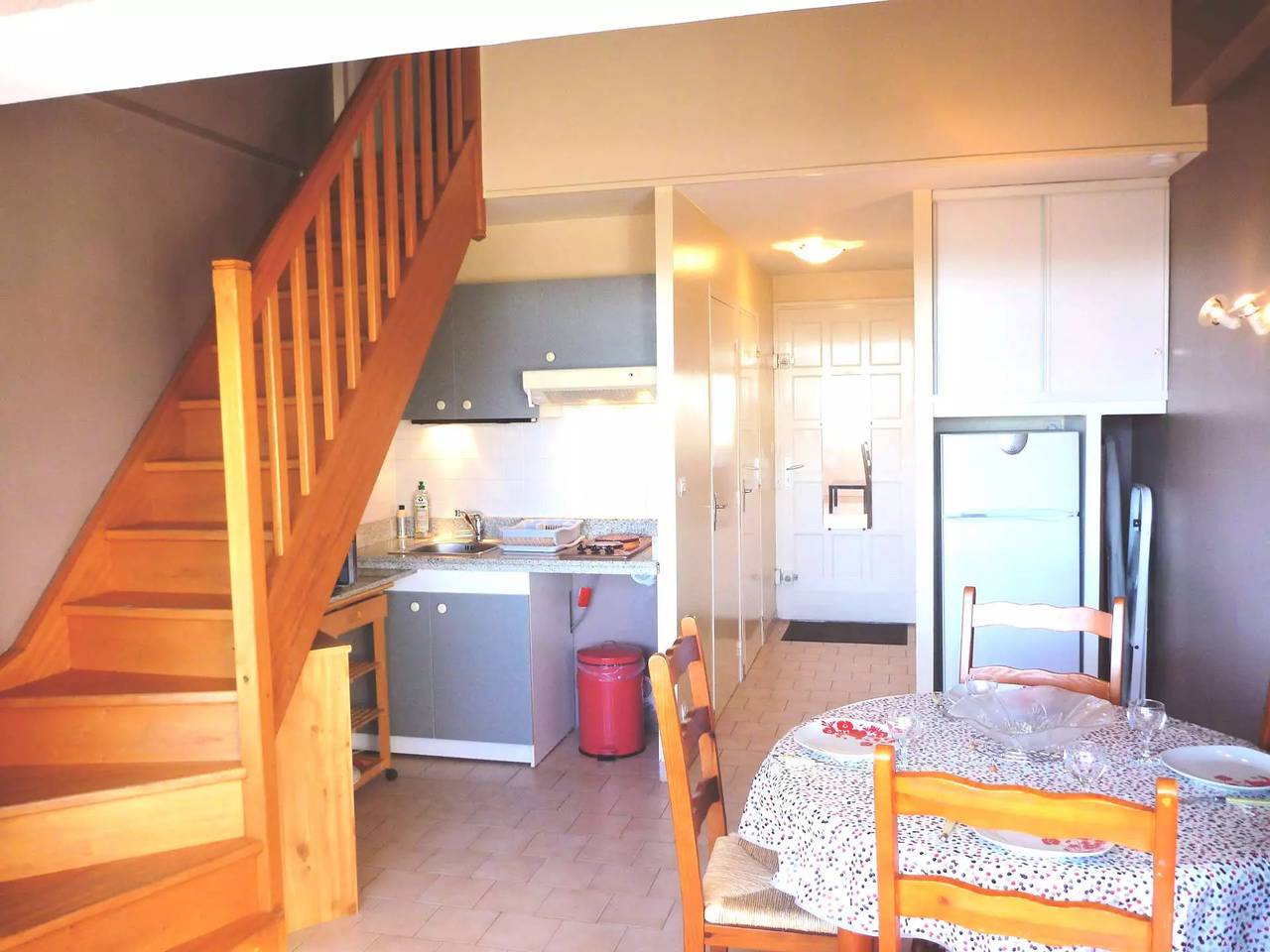 Entire apartment, Charming duplex 200 m from the beach in Marseillan-Plage, Marseillan