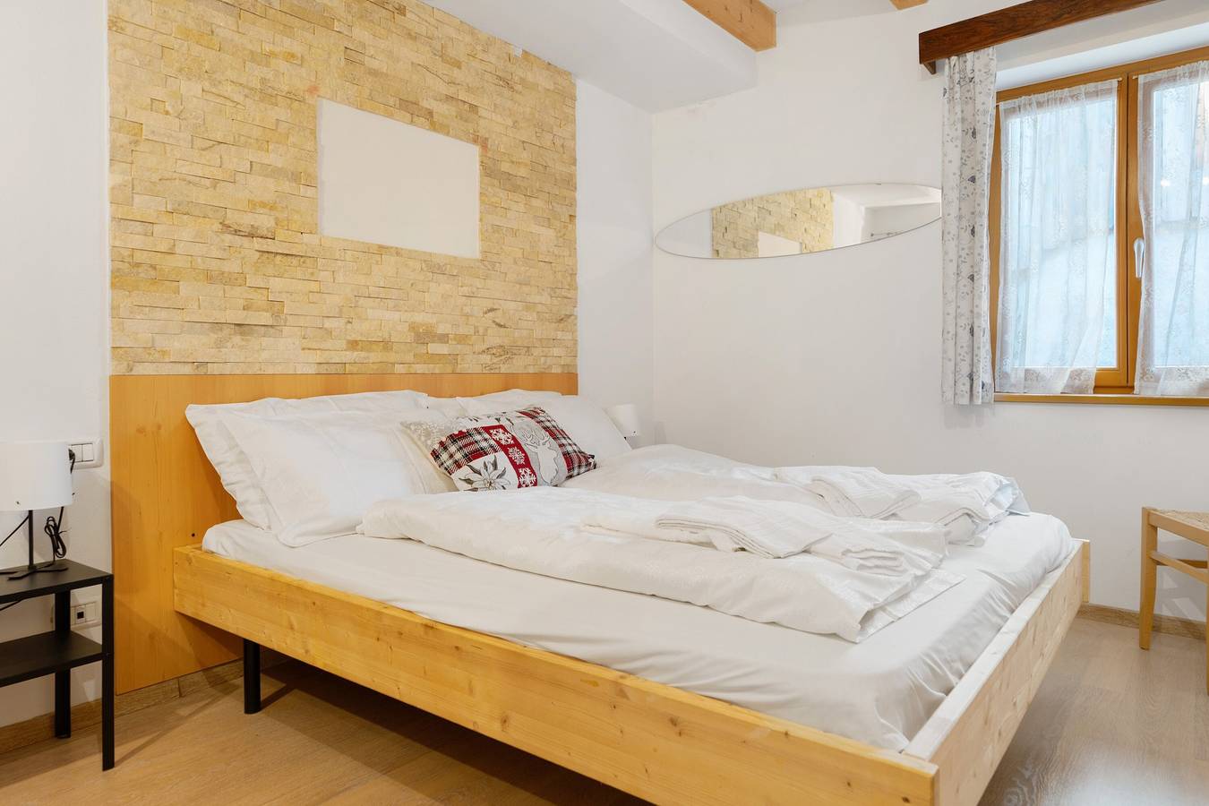 Entire apartment, Apartment 'Goldener Schnee Tesero' with Mountain View, Private Terrace and Wi-Fi in Tesero, Fleimstaler Alpen