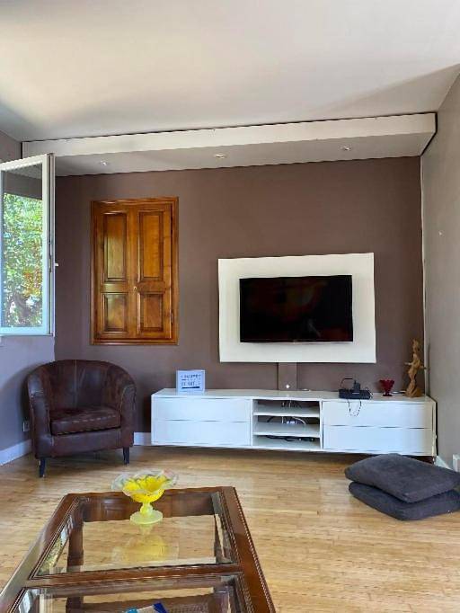 Location de vacances pour 8 personnes, avec vue ainsi que balcon et piscine à Rignac (Lot) - 4