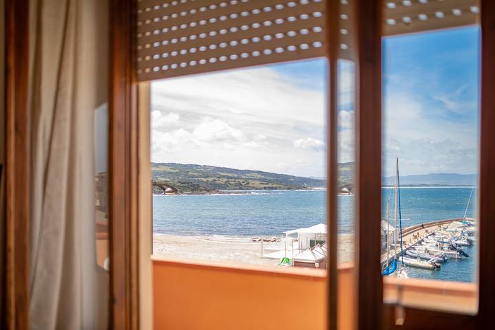 Appartamento per 6 persone, con Balcone a Isola Rossa