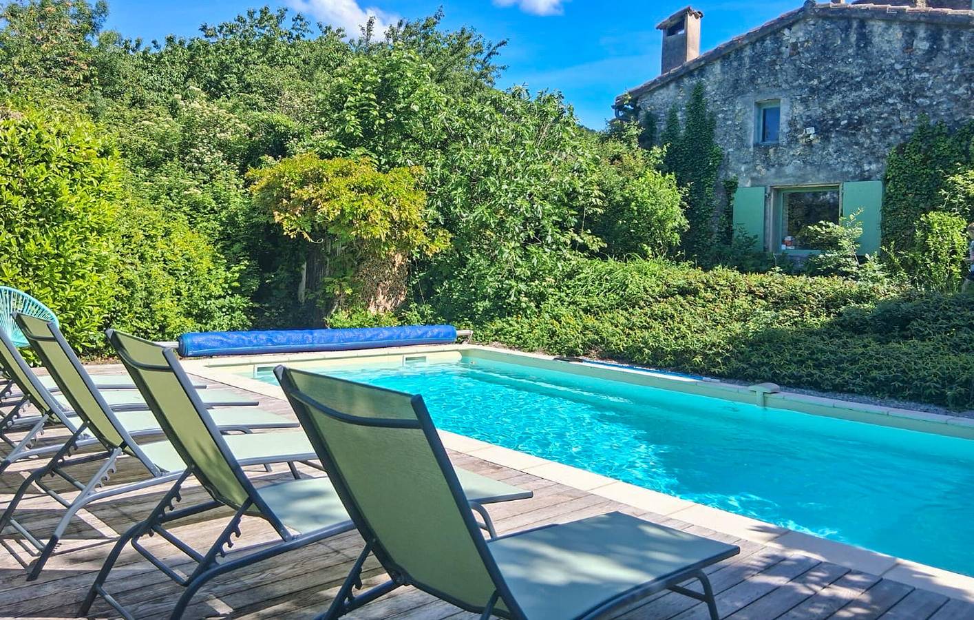 Mirmande Pool Apartment : Congélateur, Jardin & Internet in Cliousclat, Région de Valence