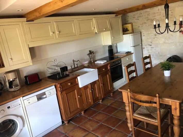 Gîte pour 4 personnes, avec jardin ainsi que piscine et vue, adapté aux familles à Mortagne-sur-Gironde - 3