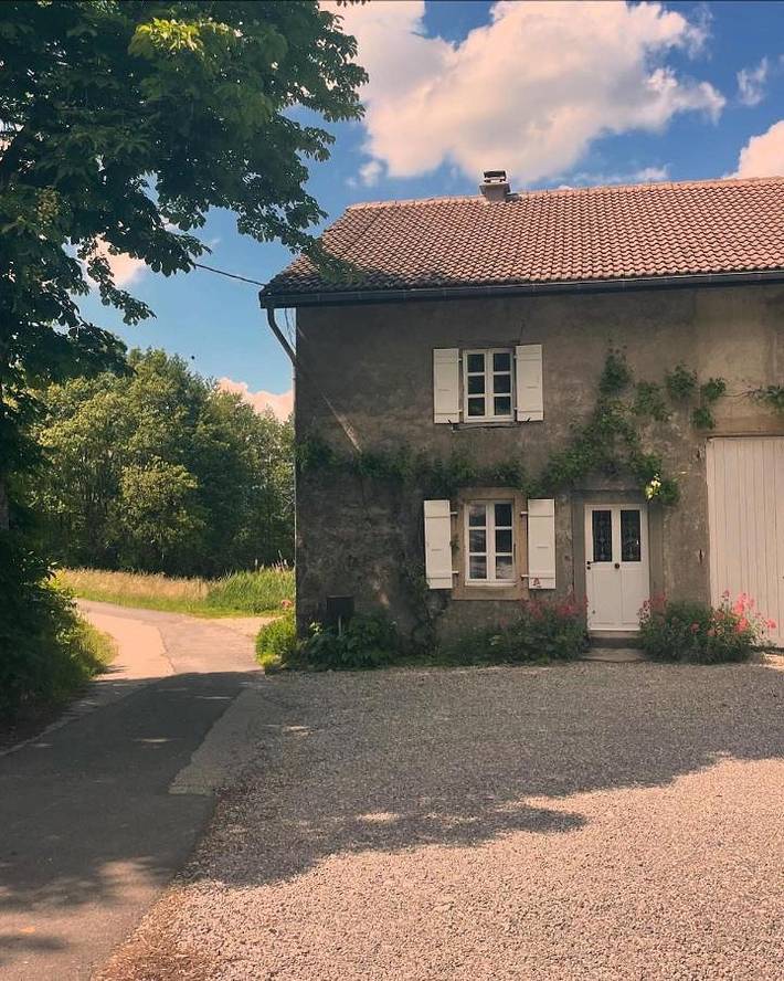 Location de vacances pour 6 personnes, avec vue sur le lac ainsi que vue et jardin à Bons-en-Chablais