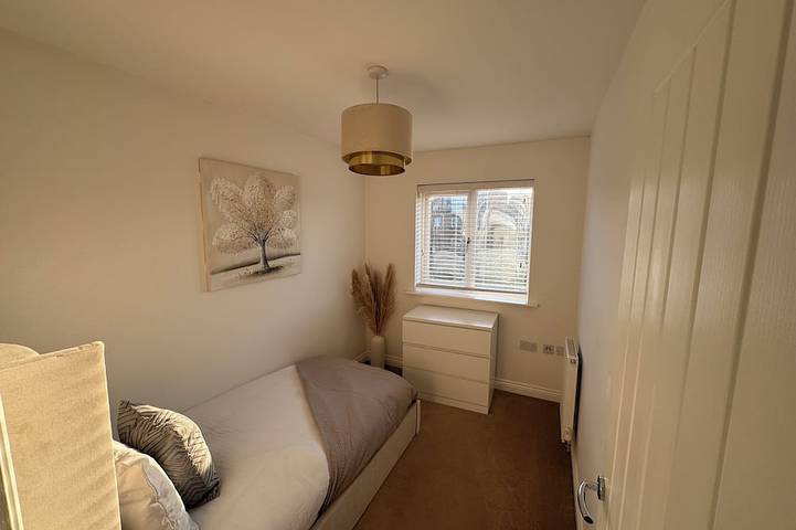 Modern & Spacious 3-Bedroom Home in Dartford – Ideal for Families & Contractors in Dartford, Kent
