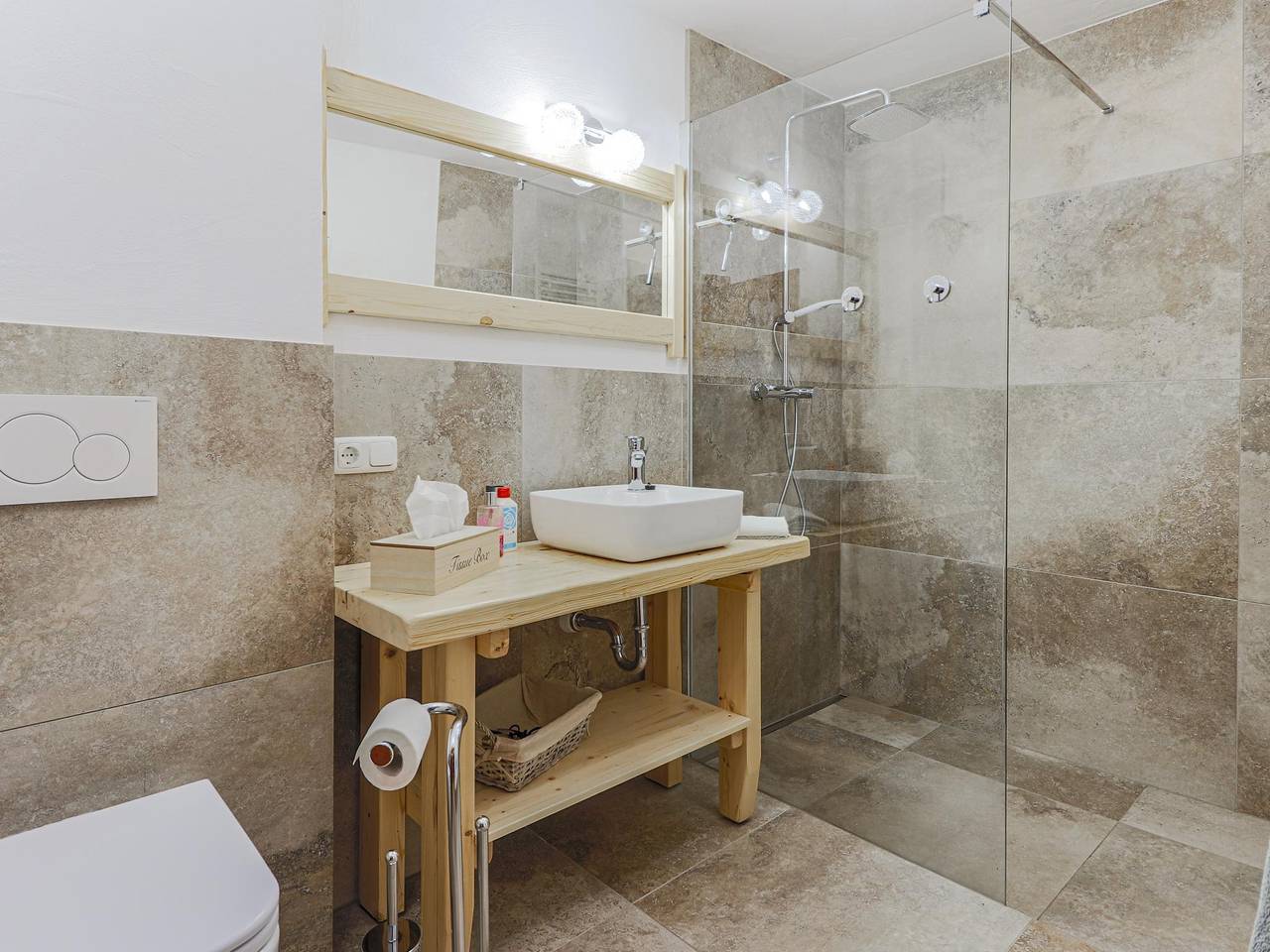 Geheel appartement, Fijn appartement met skilift voor de deur in Westendorf, Brixental