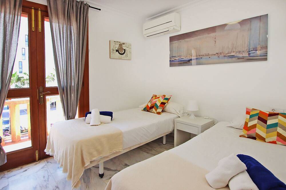 Villa Marbella in Playa de Palma 150m from the beach in Can Pastilla, Palma