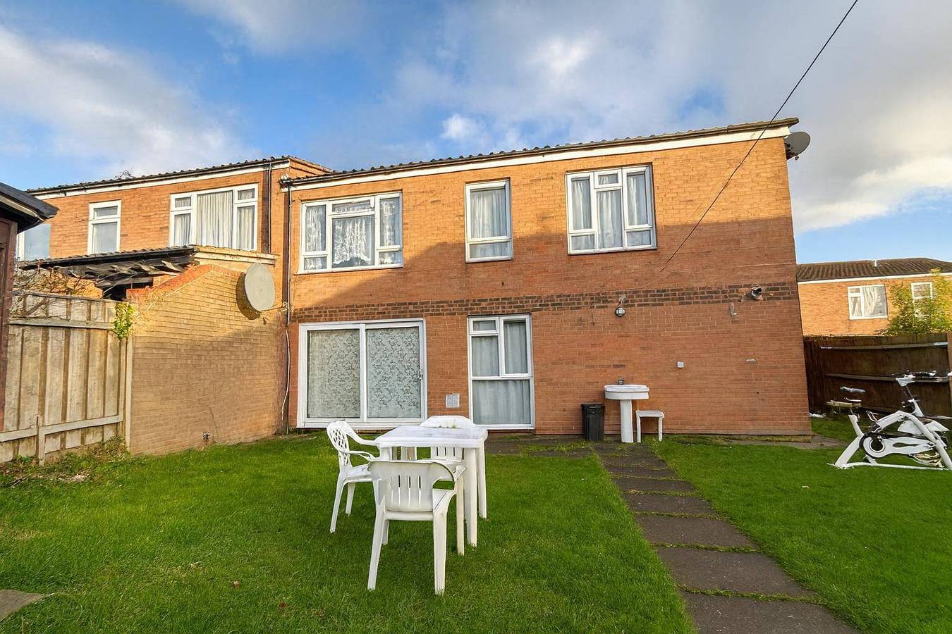 Wycombe Oasis - Cozy 3-Bed House Retreat in High Wycombe, Chiltern Hills