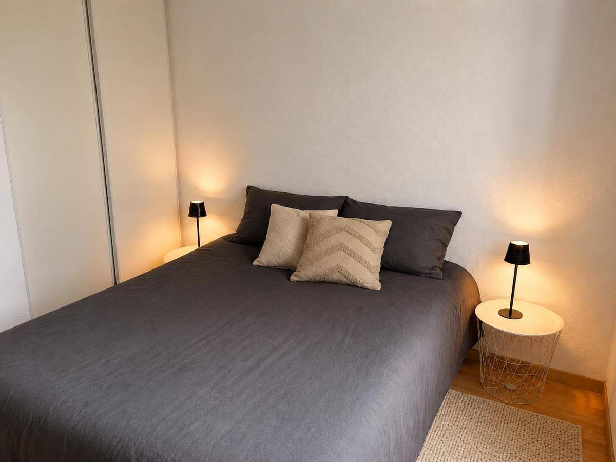 Appartement entier, Escapade confortable proche Pyrénées - Terrasse & Parking privé in Montréjeau, Haute-Garonne