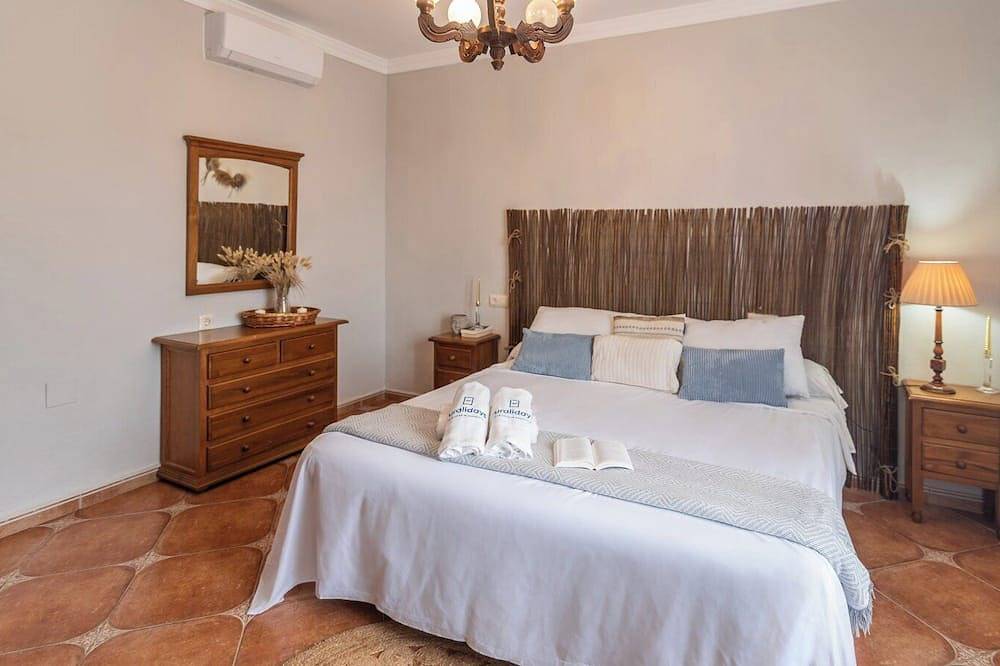 Casa Rural El Chaparro Antequera - La Higuera by Ruralidays in Villanueva de la Concepción, Málaga Province