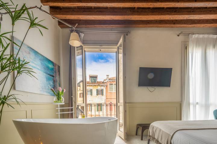 Vacation rental for 3 people, with Balcony in Venice
