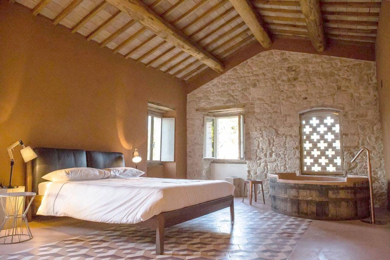 Villa Fortezza Antique Rooms in Ascoli Piceno, Monti Sibillini Nationaal Park