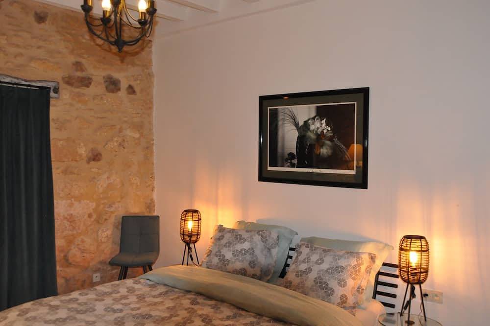 La Source de Piot, luxury villa without a view and in an oasis of peace. in Les Eyzies, Périgord Noir