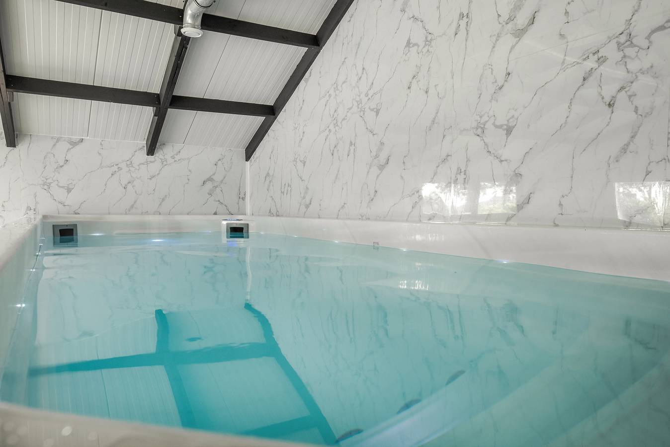 17P 7B Large farmhouse with indoor Pool & Sauna in Lemmer, Ijsselmeer