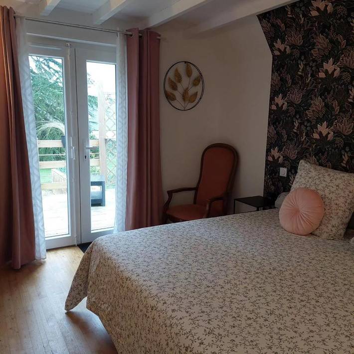 Chambre d’hôte pour 2 personnes, avec jardin et vue, animaux acceptés à Missiriac