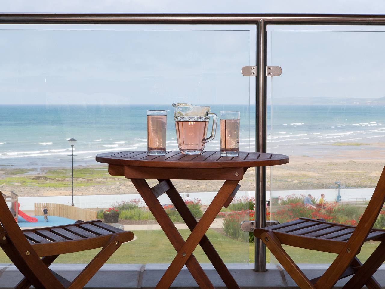 Entire apartment, Apartment 5 Latitude 51 Westward Ho! in Westward Ho, Hartland Devon Heritage Coast