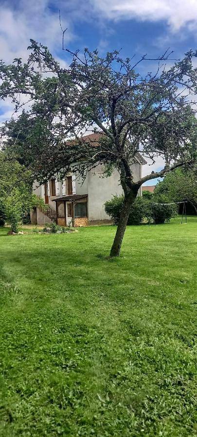 Location de vacances pour 4 personnes, avec Terrasse et Jardin dans Thoste