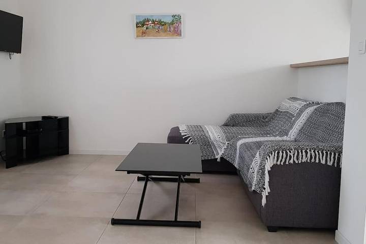 Location de vacances pour 6 personnes, avec terrasse dans Office De Tourisme De La Bree Les Bains - 4