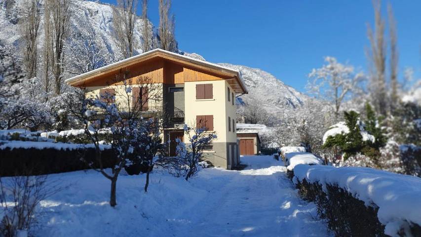 Gîte pour 5 personnes, avec jardin et vue à Saint-Martin-d'Arc
