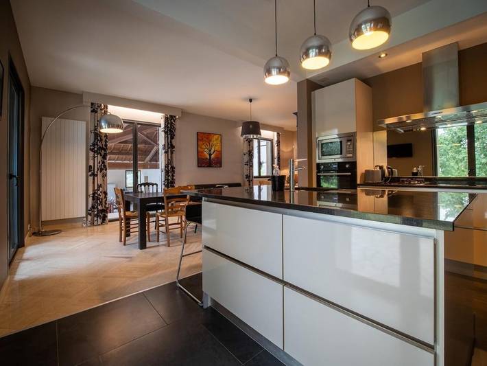 Location de vacances pour 14 personnes, avec vue ainsi que piscine et jardin à Senouillac - 2